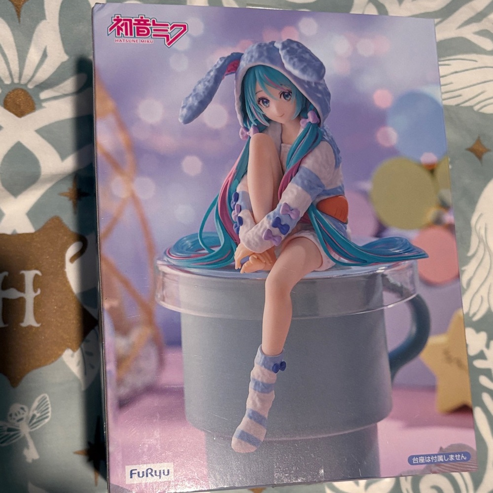 Hatsune Miku in Bunny hat